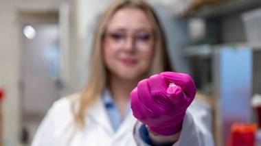 Innovative Living Bandage Accelerates Wound Healing with Engineered Cells